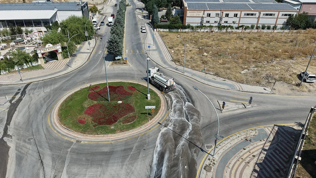 Battalgazi'de İki Mahallede Yol Yıkama Ve Çevre Temizliği Yapıldı!