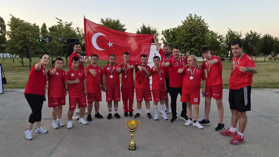 Down Sendromlu Basketbol Milli Takımı’ndan Dünya İkinciliği!