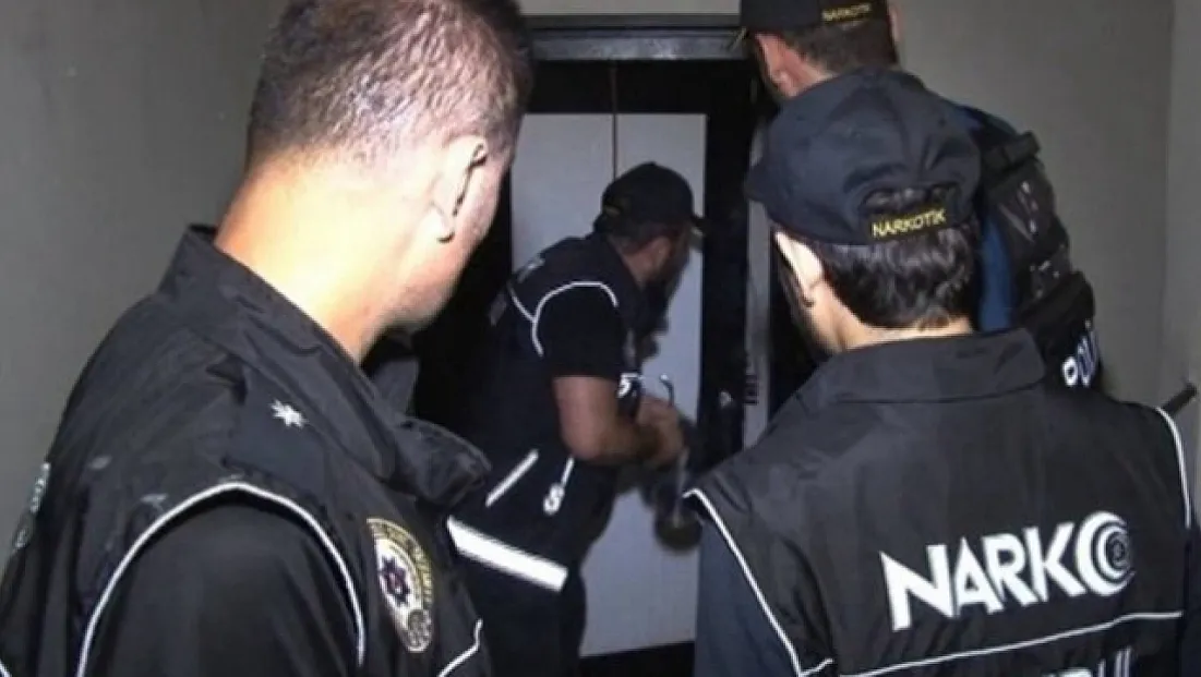 Esenyurt’ta Metruk Bina Takibi Uyuşturucu Şebekesini Çökertti!