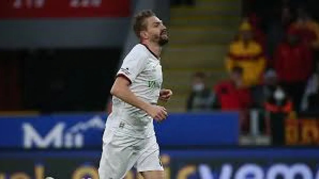 Galatasaray, Fenerbahçe Ve Beşiktaş Forması Giymişti! Caner Erkin Futbola Veda Etti