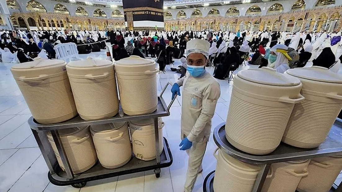 Kutsal Toprakların Mucizevi Mirası Zemzem Suyunun Hikayesi ve İçilme Adabı