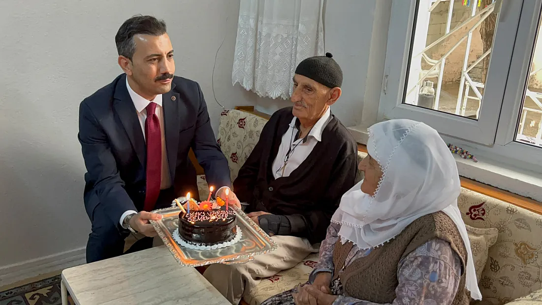 Malatya’da 3 Yaşlı Vatandaşa Doğum Günü Sürprizi!