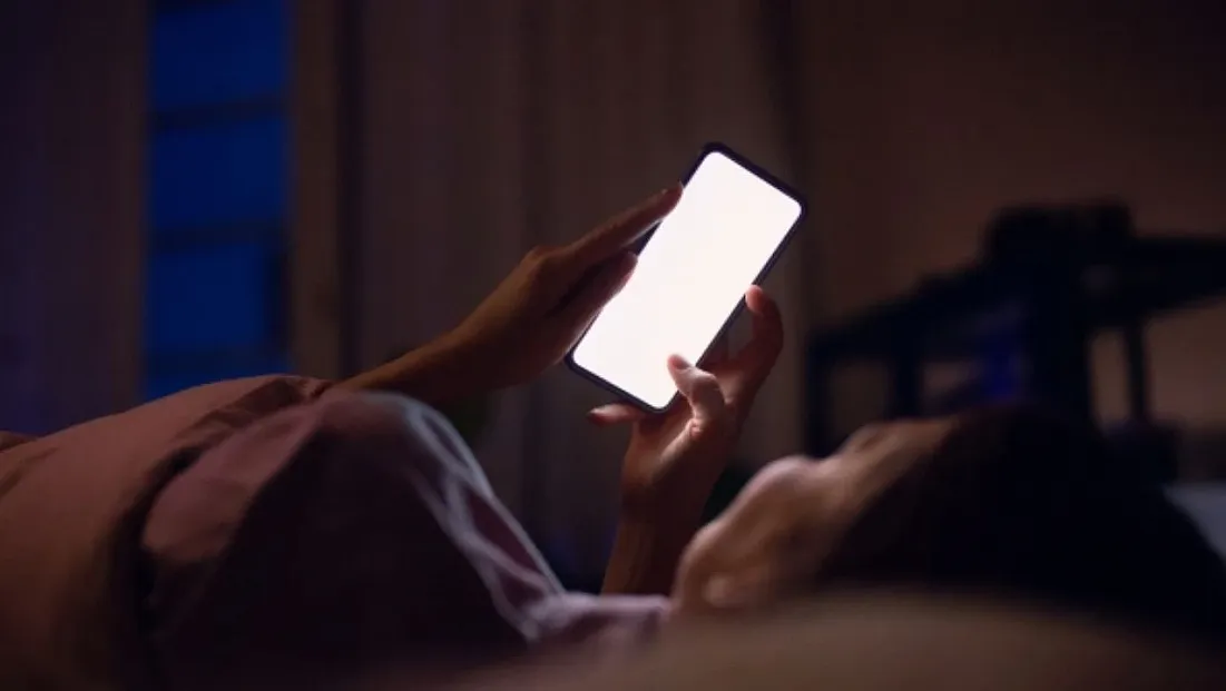 Modern Teknolojinin Dijital Işığı Gece Uykusunu Tehdit Ediyor