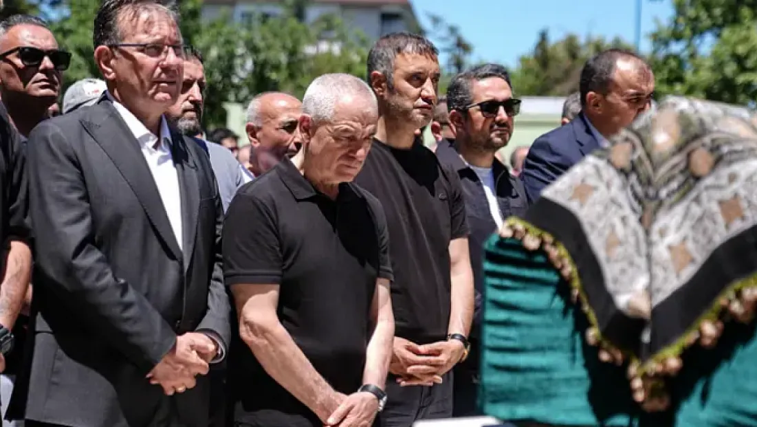 Rıza Çalımbay’ı Yasa Boğan Gün! Annesine Son Veda İstanbul’da