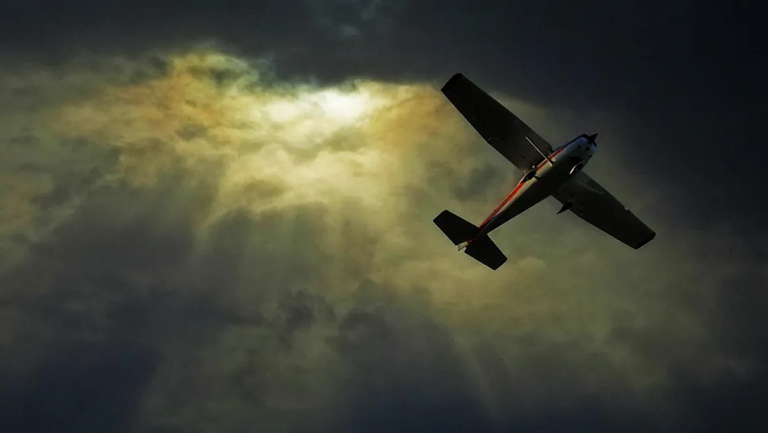 Uçak Faciası! Devlet Uçağı Düştü,  Kurtulan Yok!