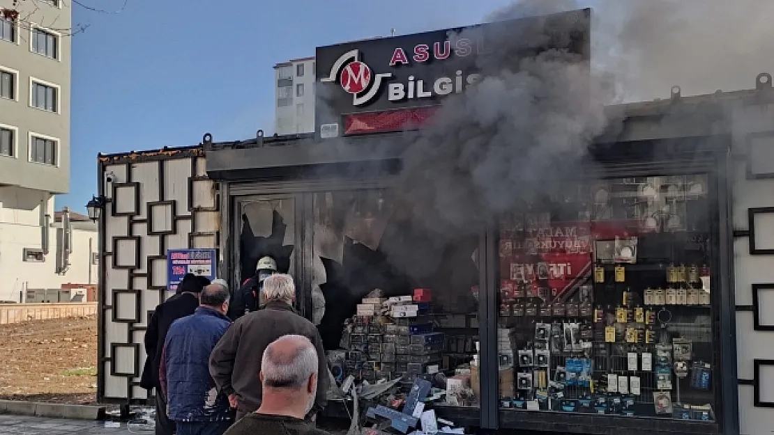Malatya'da konteyner iş yerinde yangın!