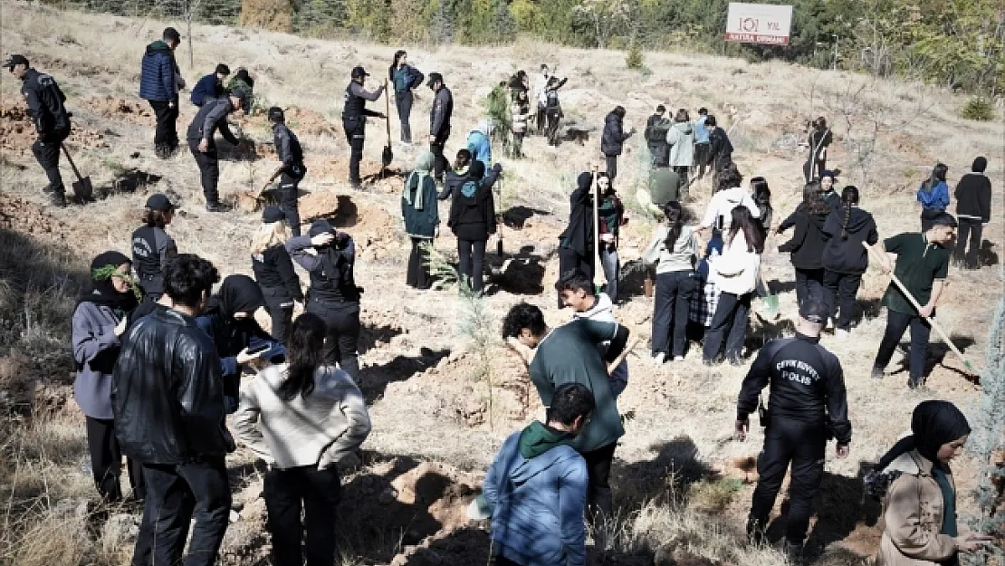 Malatya'da 101 fidan toprakla buluştu