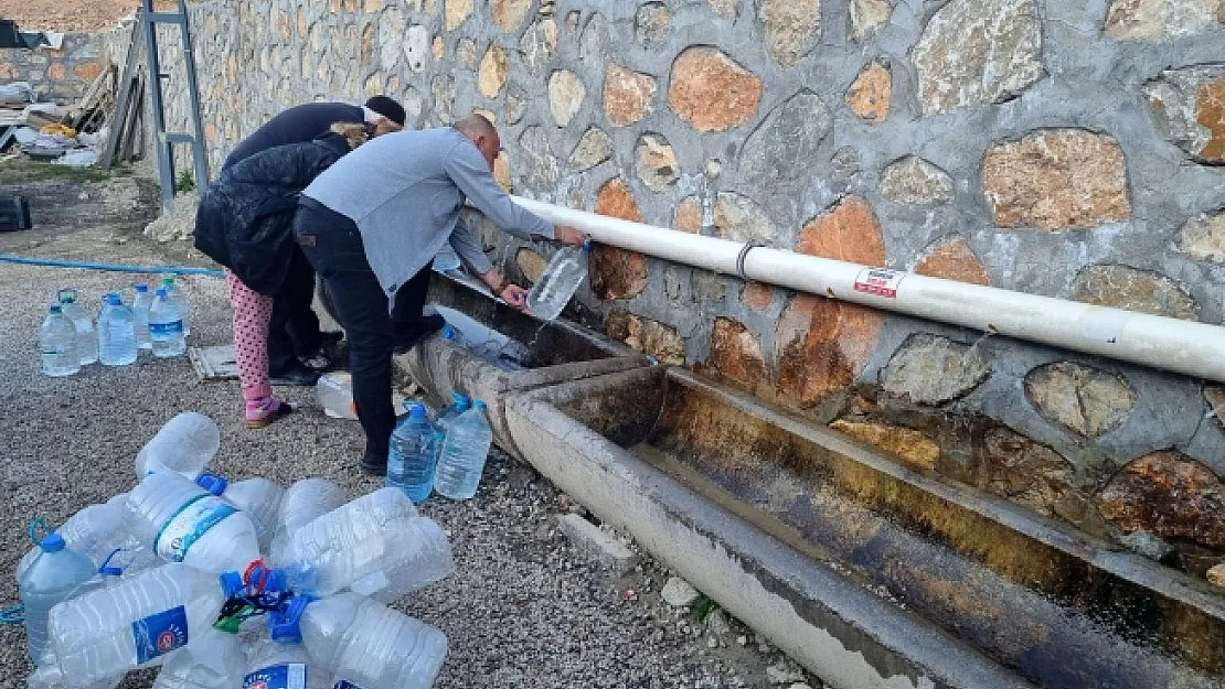 Vatandaşın su aldığı çeşmeyi kapatacaklar!