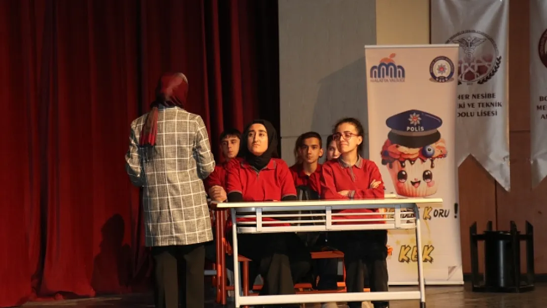 Malatya'da anlamlı tiyatroyla önemli mesaj!