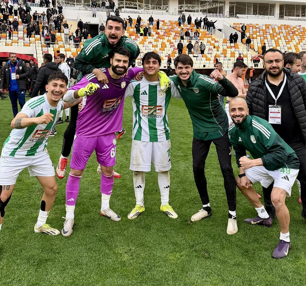 Yeşilyurtspor'dan Play-Off Yolunda Kritik Viraj: Osmaniyespor'u 3 Golle Geçti!