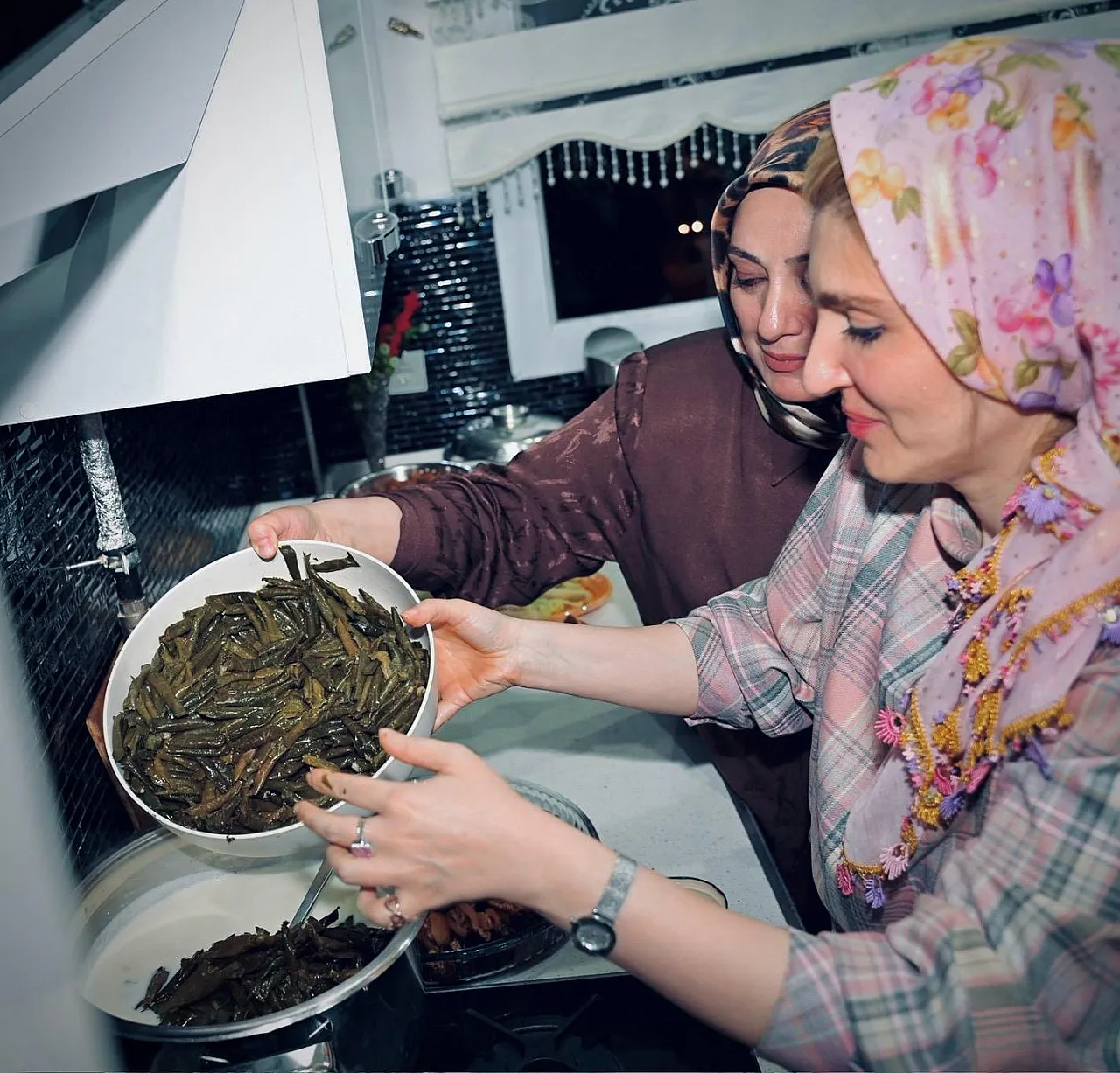 Milletvekili Ölmeztoprak'tan Asırlık Tarifler Ve Asırlık Evliliklere Ziyaret