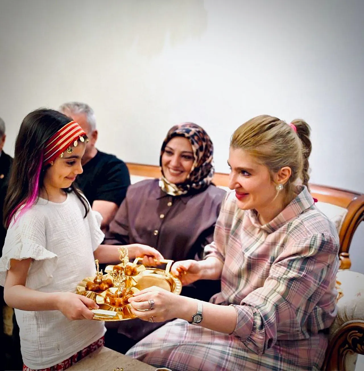 Milletvekili Ölmeztoprak'tan Asırlık Tarifler Ve Asırlık Evliliklere Ziyaret