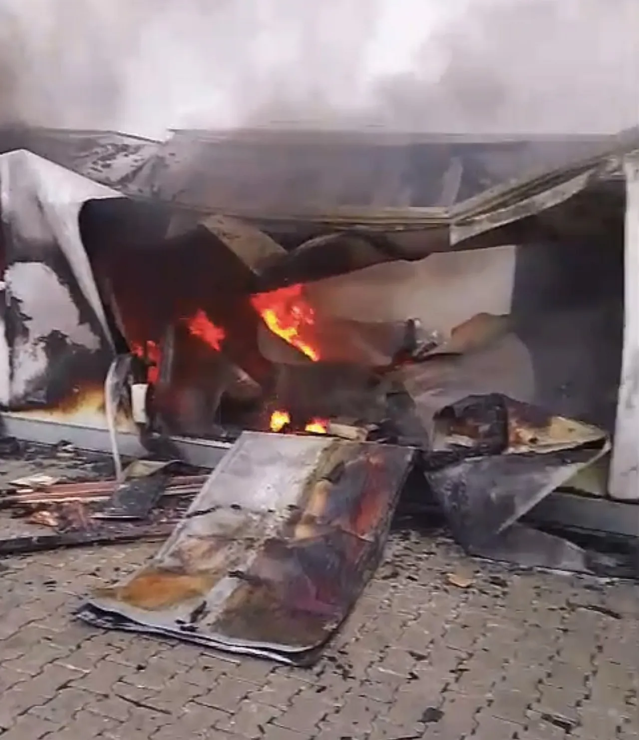 Samanköy'de Korkutan Yangın: Konteyner Kül Oldu