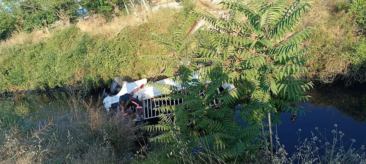 Malatya'da Feci Kaza! Sulama Kanalına Devrilen Kamyonun Sürücüsünden Acı Haber