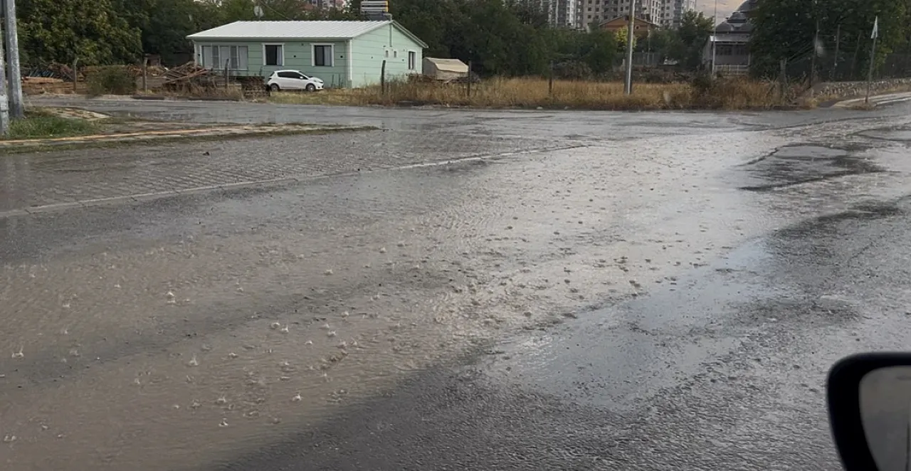 Malatya'da Şiddetli Yağış Fabrikaları Vurdu! Organize Sanayi Bölgesi'nde Su Baskını