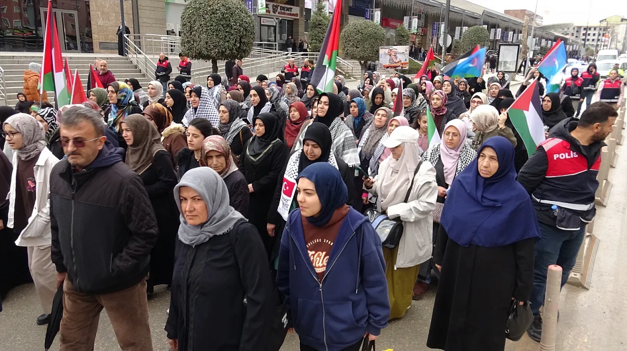 Sloganlar Bu Kez Malatya Sokaklarında Yükseldi: ABD ve İsrail Askerlerine Sert Tepki!