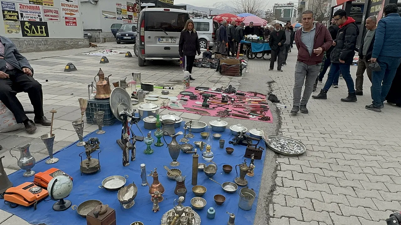 Malatya'da Pazar Mesaisi: Rus Pazarı'nda Adım Atacak Yer Kalmadı!