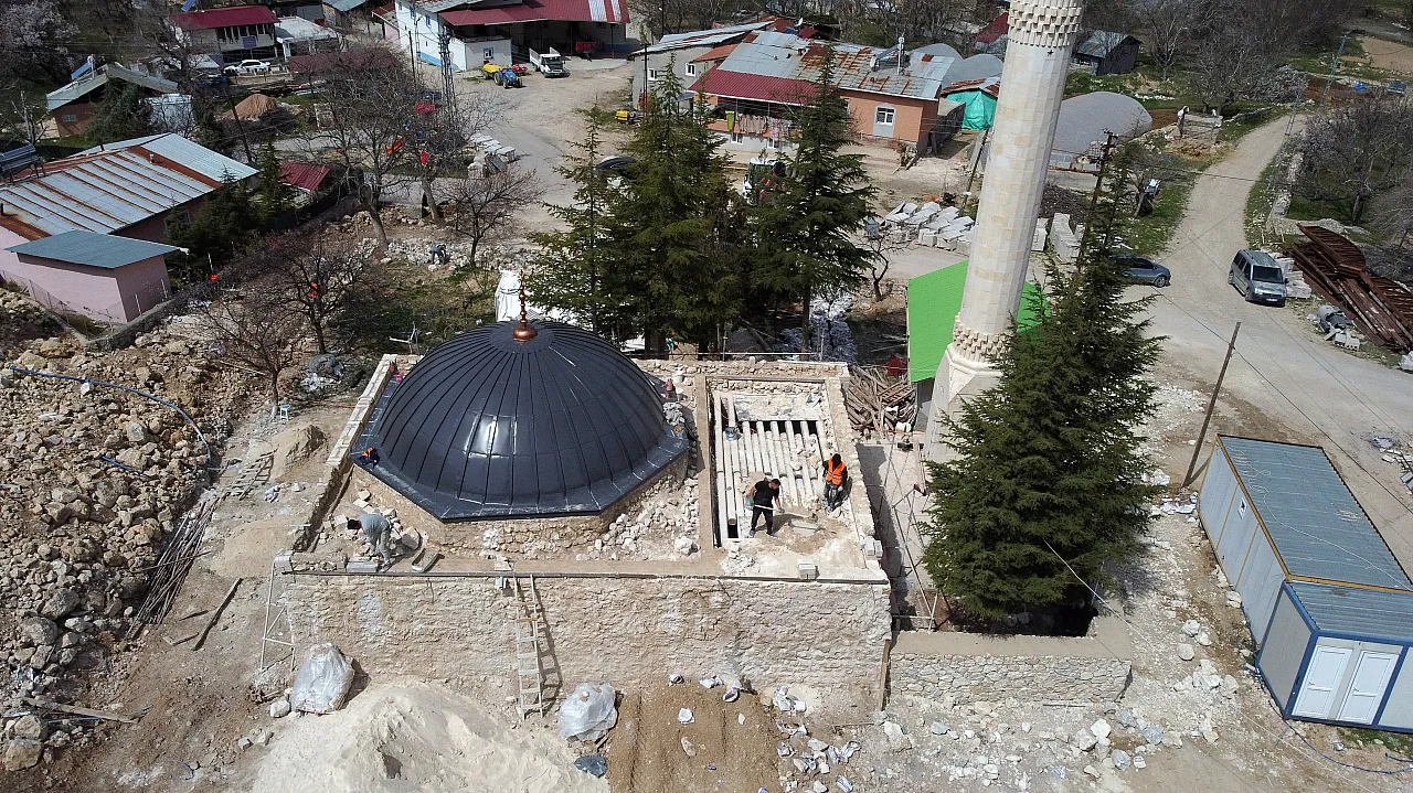 Malatya'da Tarih Ayağa Kalkıyor! Darende'de Depremin Yaraladığı Osmanlı Mirası Restore Ediliyor