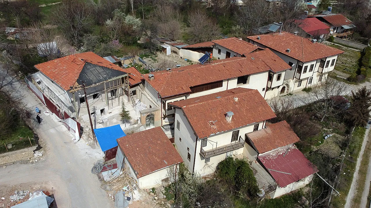 Malatya'da Tarih Ayağa Kalkıyor! Darende'de Depremin Yaraladığı Osmanlı Mirası Restore Ediliyor