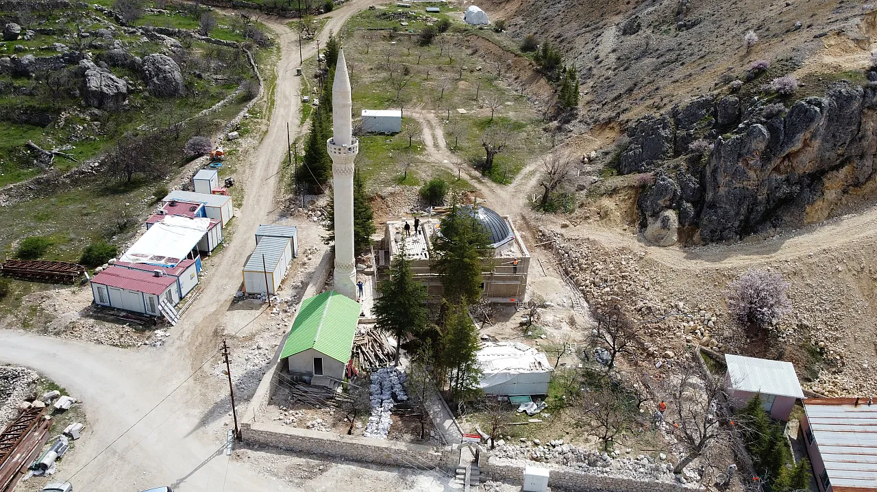 Malatya'da Tarih Ayağa Kalkıyor! Darende'de Depremin Yaraladığı Osmanlı Mirası Restore Ediliyor