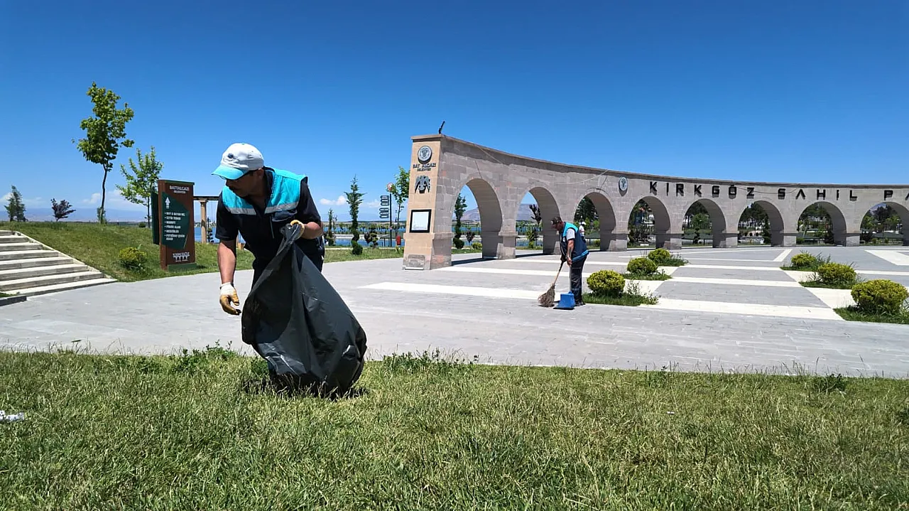 Kırkgöz Sahil Parkı Yaz Sezonuna Temiz ve Düzenli Girdi! Battalgazi'de Temizlik Mesaisi
