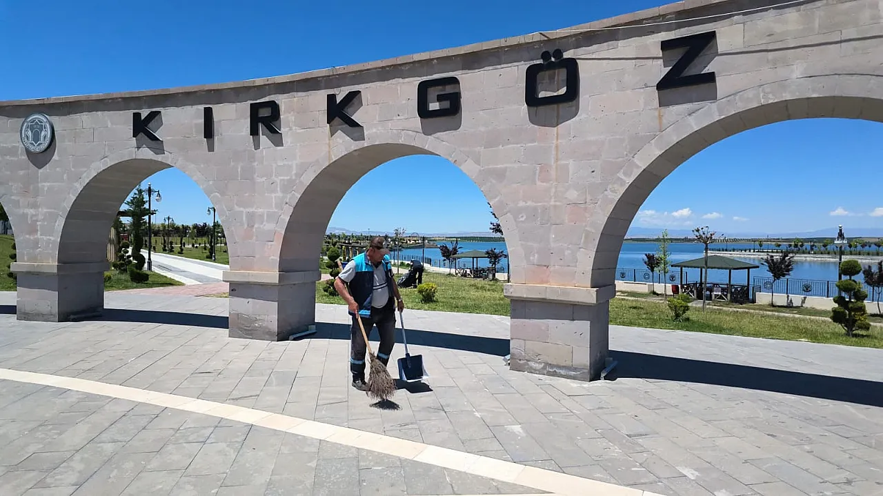 Kırkgöz Sahil Parkı Yaz Sezonuna Temiz ve Düzenli Girdi! Battalgazi'de Temizlik Mesaisi