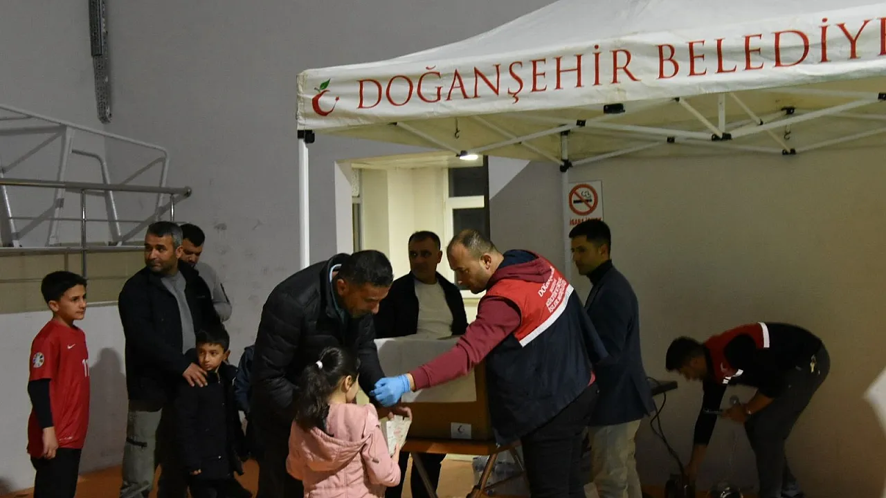 Doğanşehir Tek Yürek: Dev Ekran Önünde Milli Gurur!