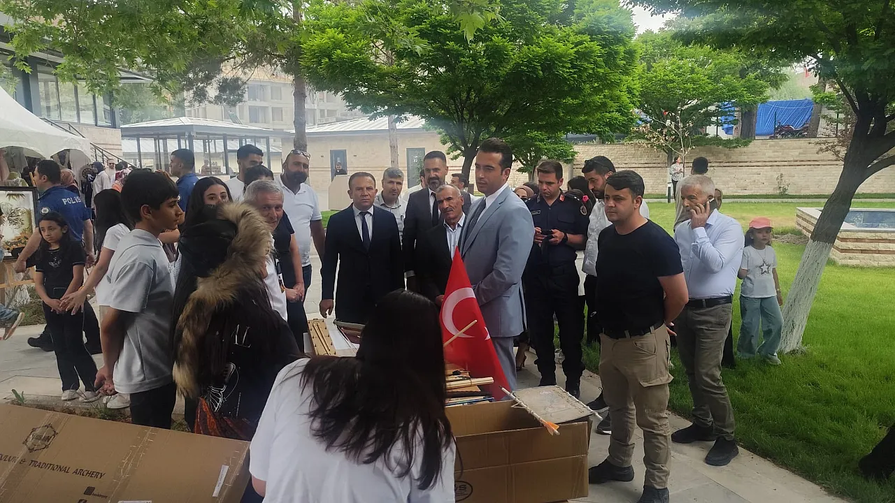 Kuluncak’ta Kursiyerlerin Resim ve El Sanatları Se