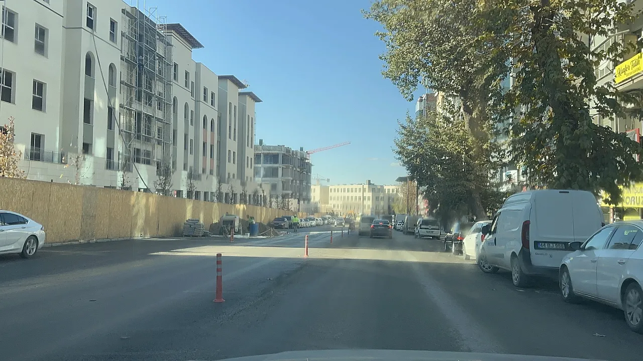 Malatya'daki O Cadde Yeniden Çift Şeride Açıldı
