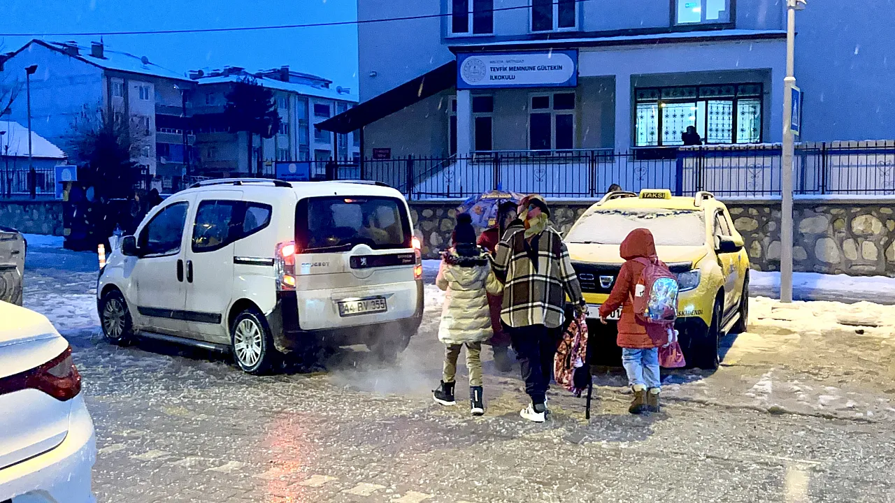 9 İlçede Tam, Merkezde Kısmi Tatil! Malatya'da Veliler İsyan Noktasına Geldi