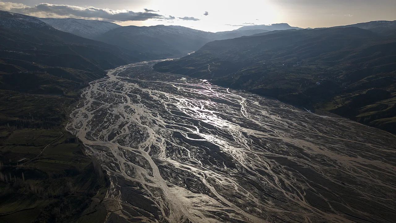 Malatya'da Doğal Görsel Şölen: Şiro Çayı Kar Sularıyla Canlandı