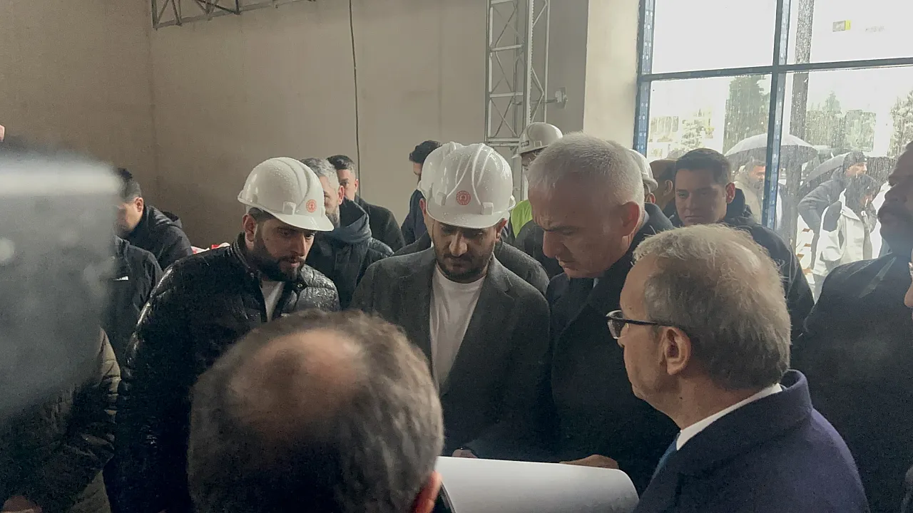 Bakan Ersoy, Malatya'da Sabancı Kültür Merkezi İnşaatını İnceledi