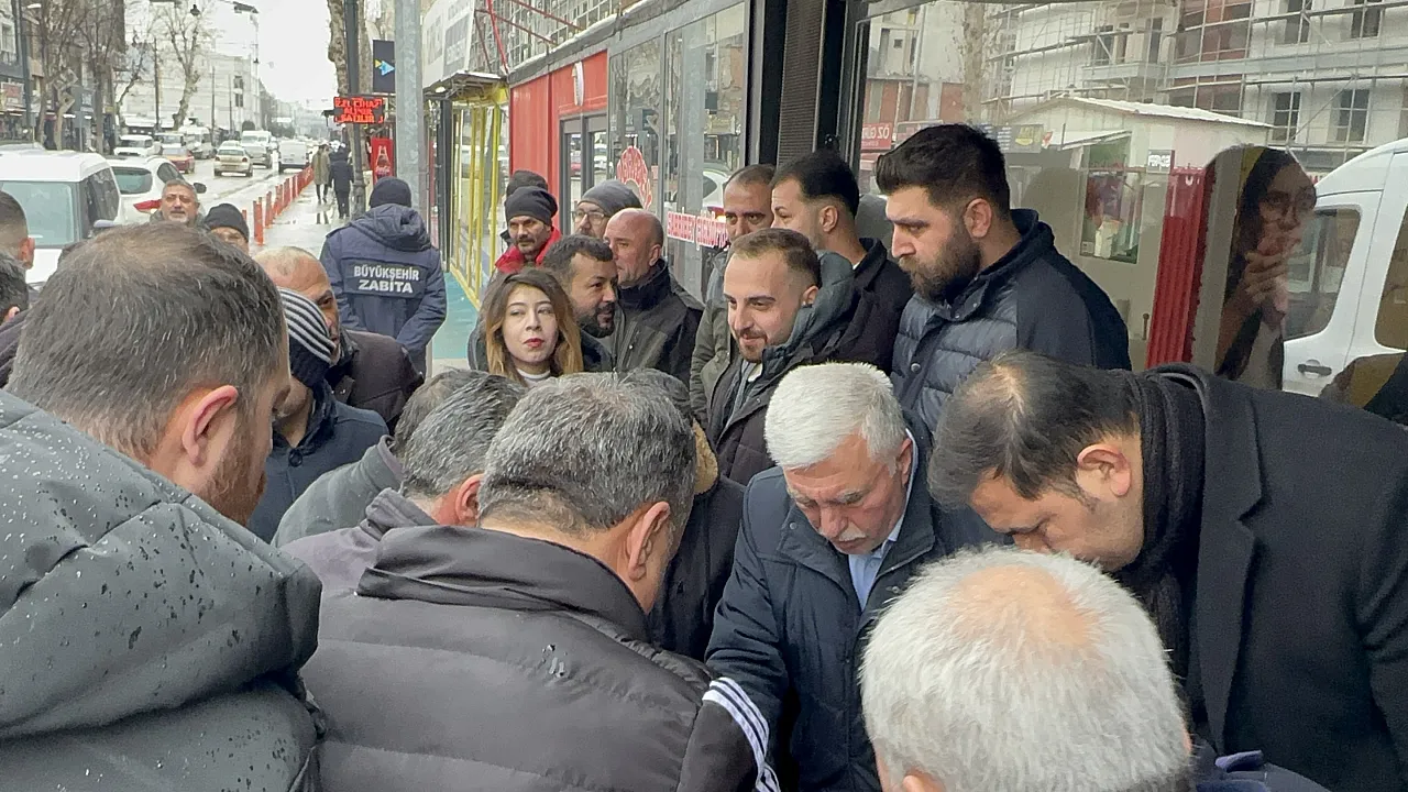 İnönü Caddesi'nde Konteyner Esnafı Yeni Yerine Taşınıyor!