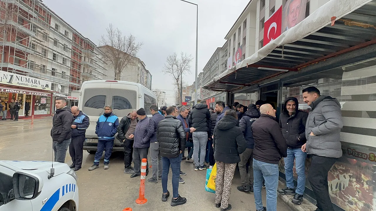 İnönü Caddesi'nde Konteyner Esnafı Yeni Yerine Taşınıyor!