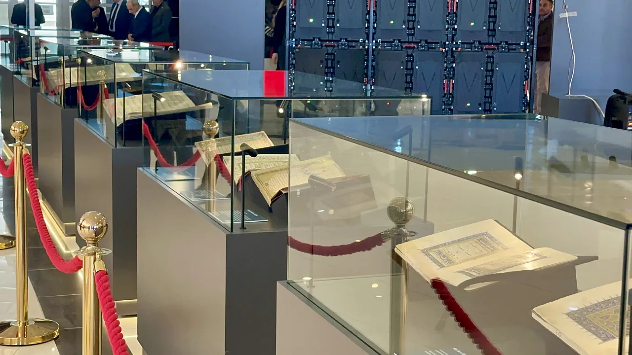 Malatya'da Kutsal Emanetler Sergisi Yoğun İlgi Gördü