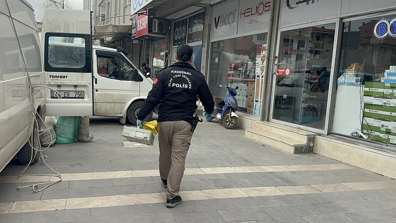 Battalgazi'de Şüpheli Ölüm: Arkadaşlarıyla Kaldığı Evde Cansız Bedeni Bulundu!