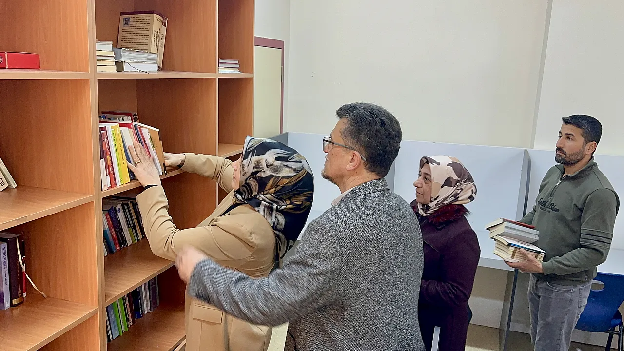 9 Yaşındaki İbrahim Eren Şahin'in Adı Kütüphanede Ölümsüzleşti!