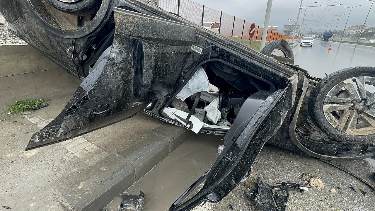 Hurdaya Dönen Araçlardan Sağ Çıktılar! Malatya'da Mucize Kurtuluş