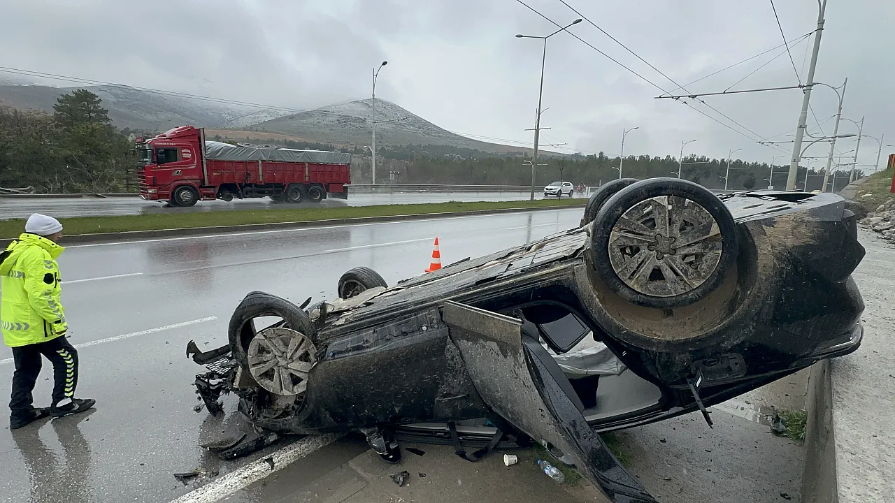 Hurdaya Dönen Araçlardan Sağ Çıktılar! Malatya'da Mucize Kurtuluş