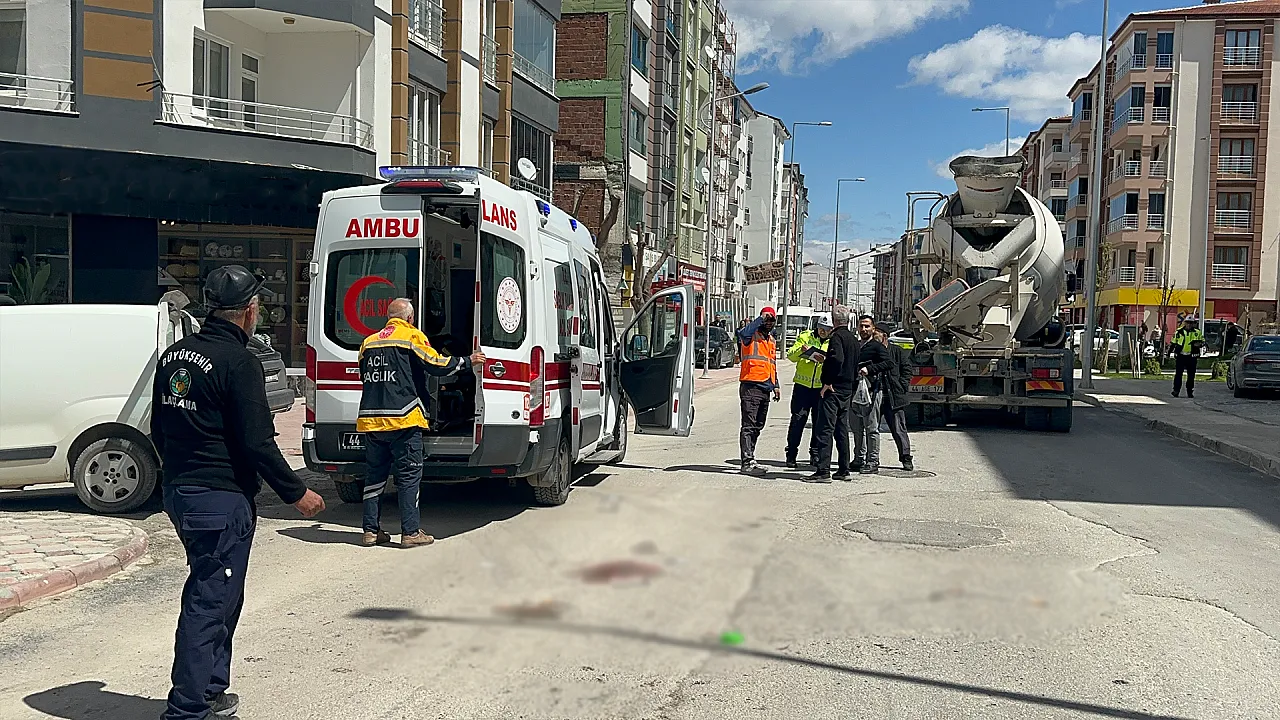 Zaviye Mahallesi'nde Feci Kaza! Beton Mikseri Yaşlı Kadına Çarptı