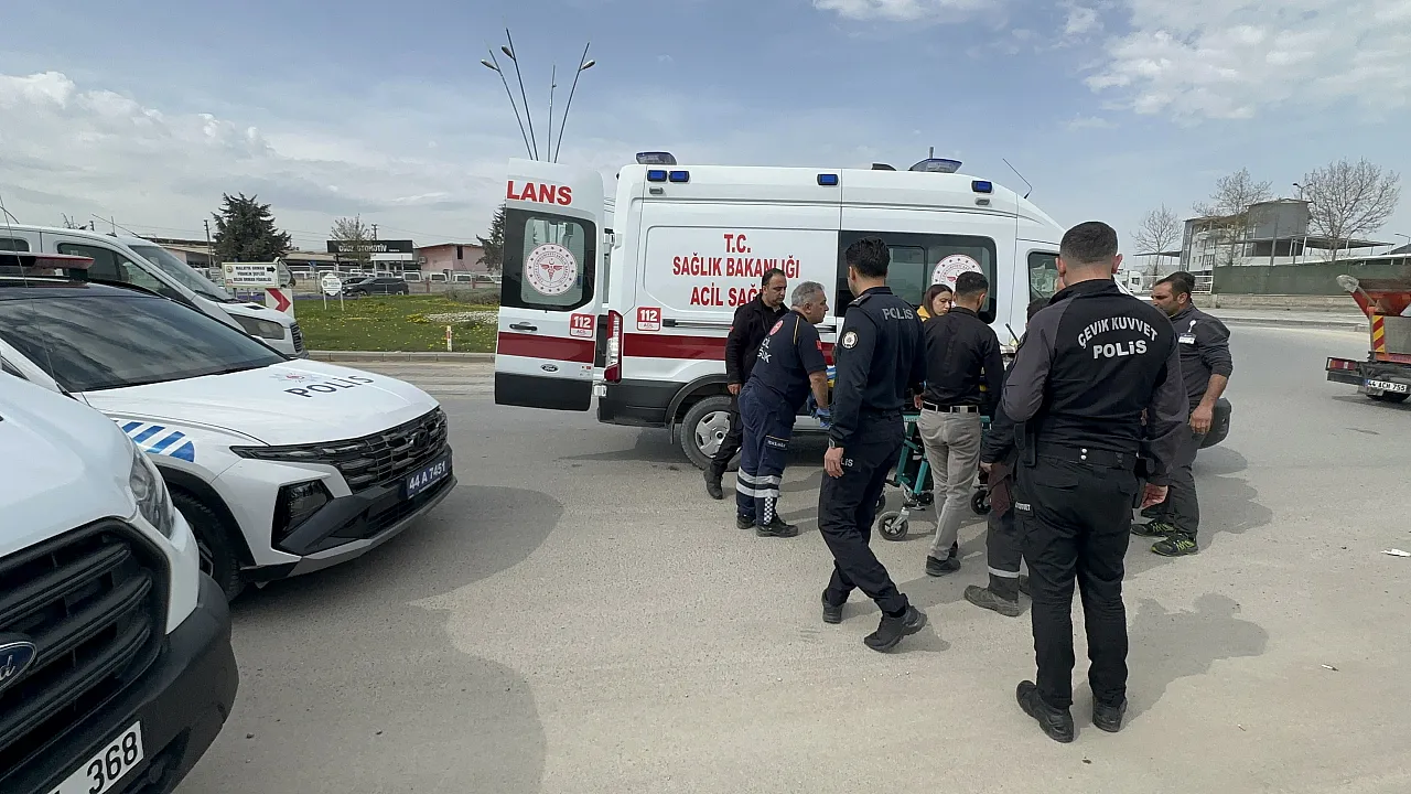 Malatya'da Yolun Karşısına Geçmek İsterken Otomobil Çarptı Ağır Yaralandı!