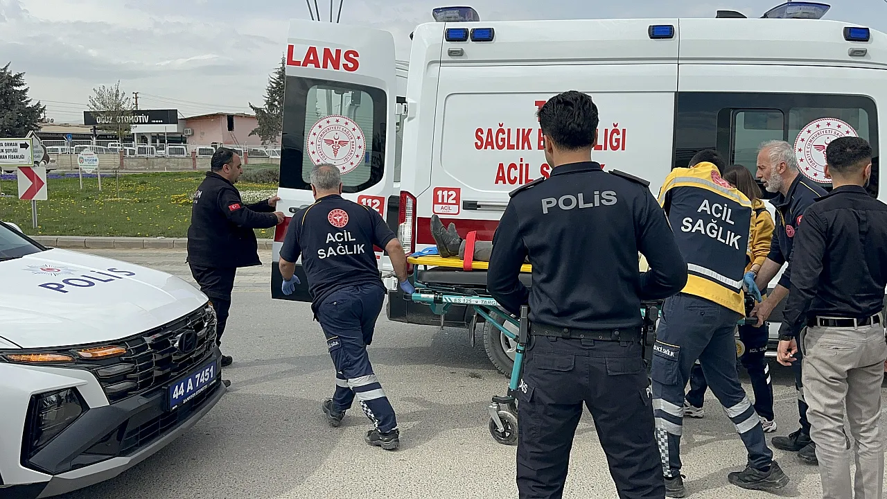 Malatya'da Yolun Karşısına Geçmek İsterken Otomobil Çarptı Ağır Yaralandı!