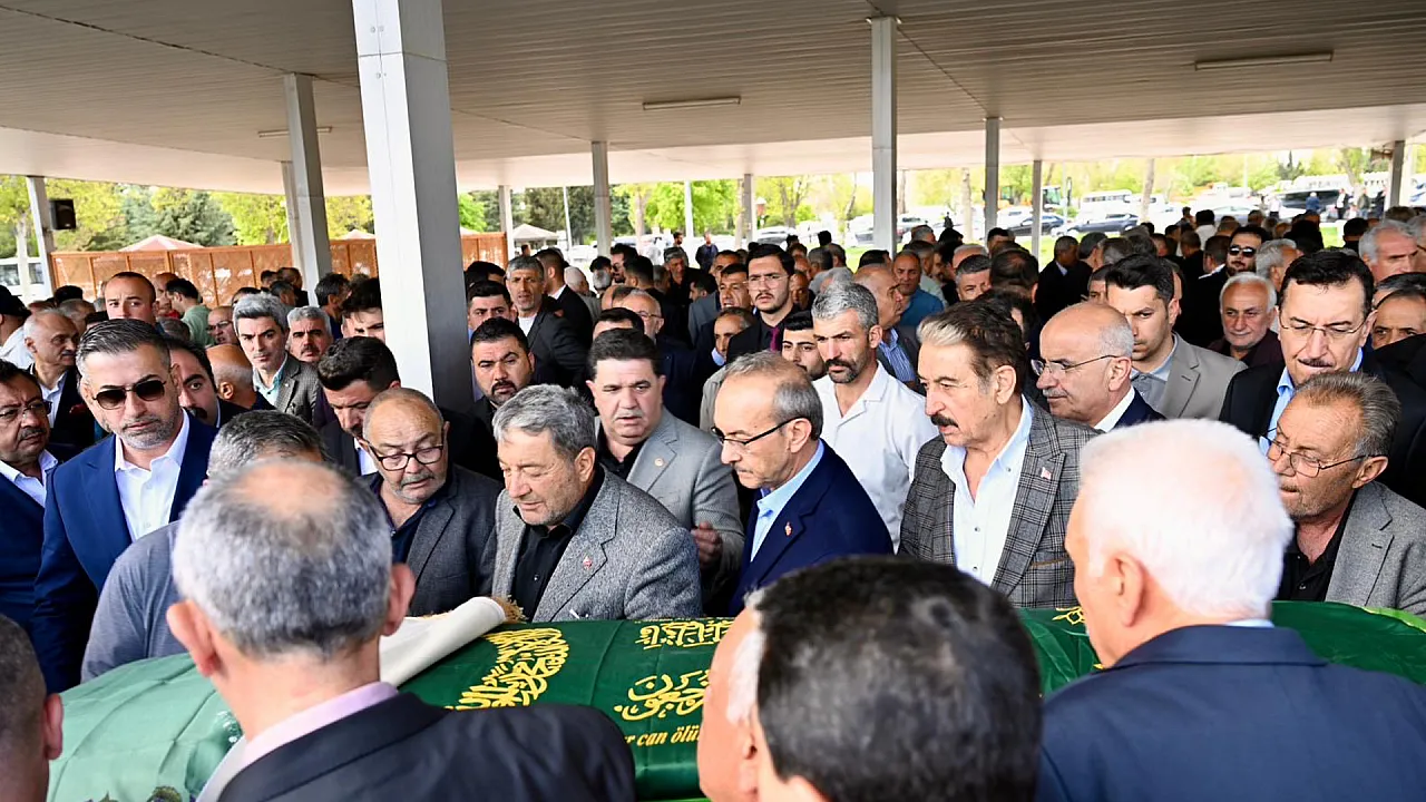 Malatya Milletvekili Fendoğlu'nun Acı Günü! Annesine Son Yolculuğuna Uğurlandı