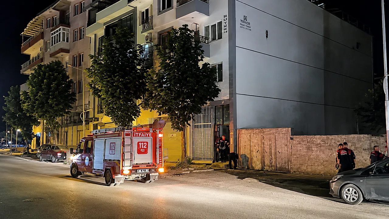 Çatıdan Gelen Gürültü Apartmanı Ayağa Kaldırdı! Malatya'da Deprem Paniği Yaşandı