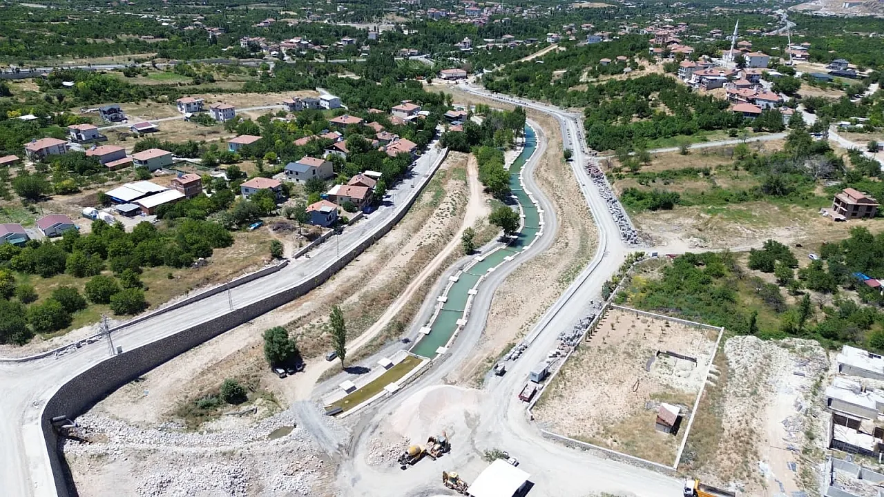 Malatya Battalgazi'de Binlerce Bitki Toprakla Buluşuyor!