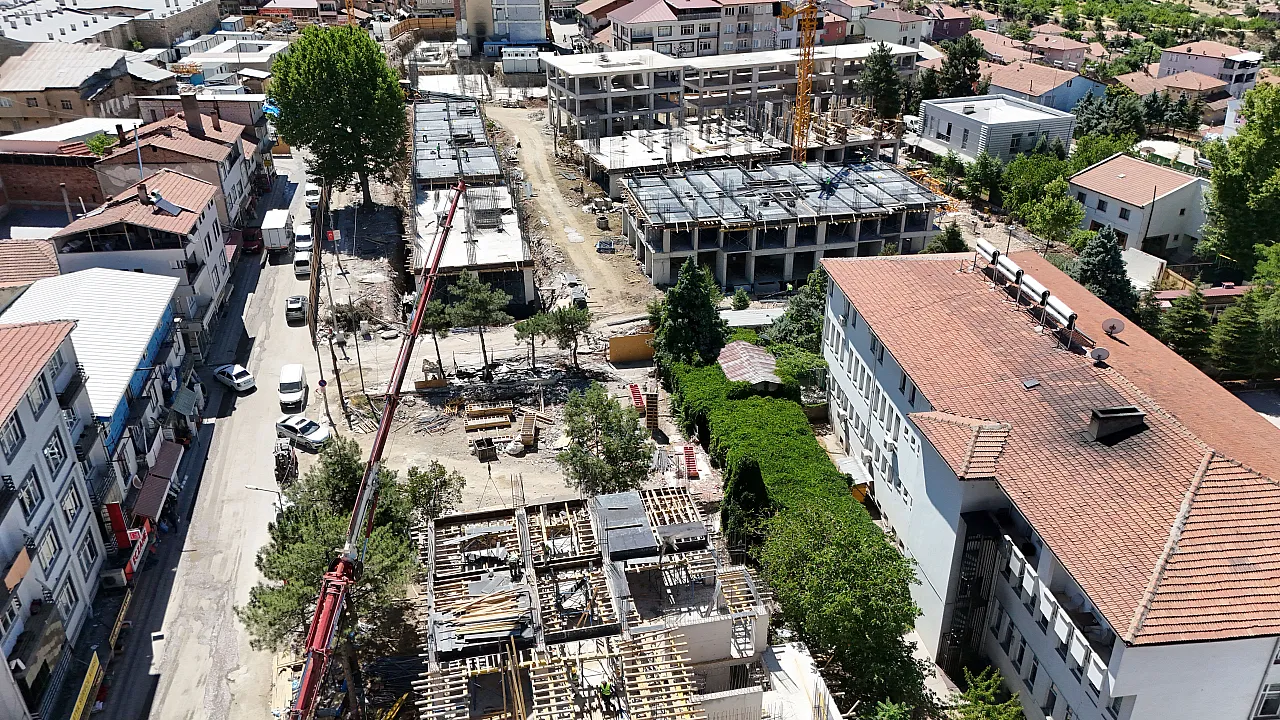 Malatya'da Değişim Sürüyor! Hekimhan'ın Yeni Çarşısı Gün Yüzüne Çıkıyor