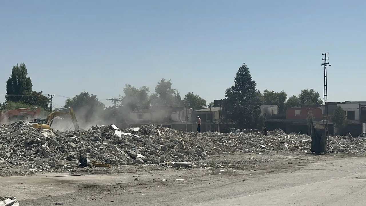 Yıkım Devam Ediyor, Belirsizlik Sürüyor! Malatya Sanayi Esnafı Çıkış Yolu Arıyor