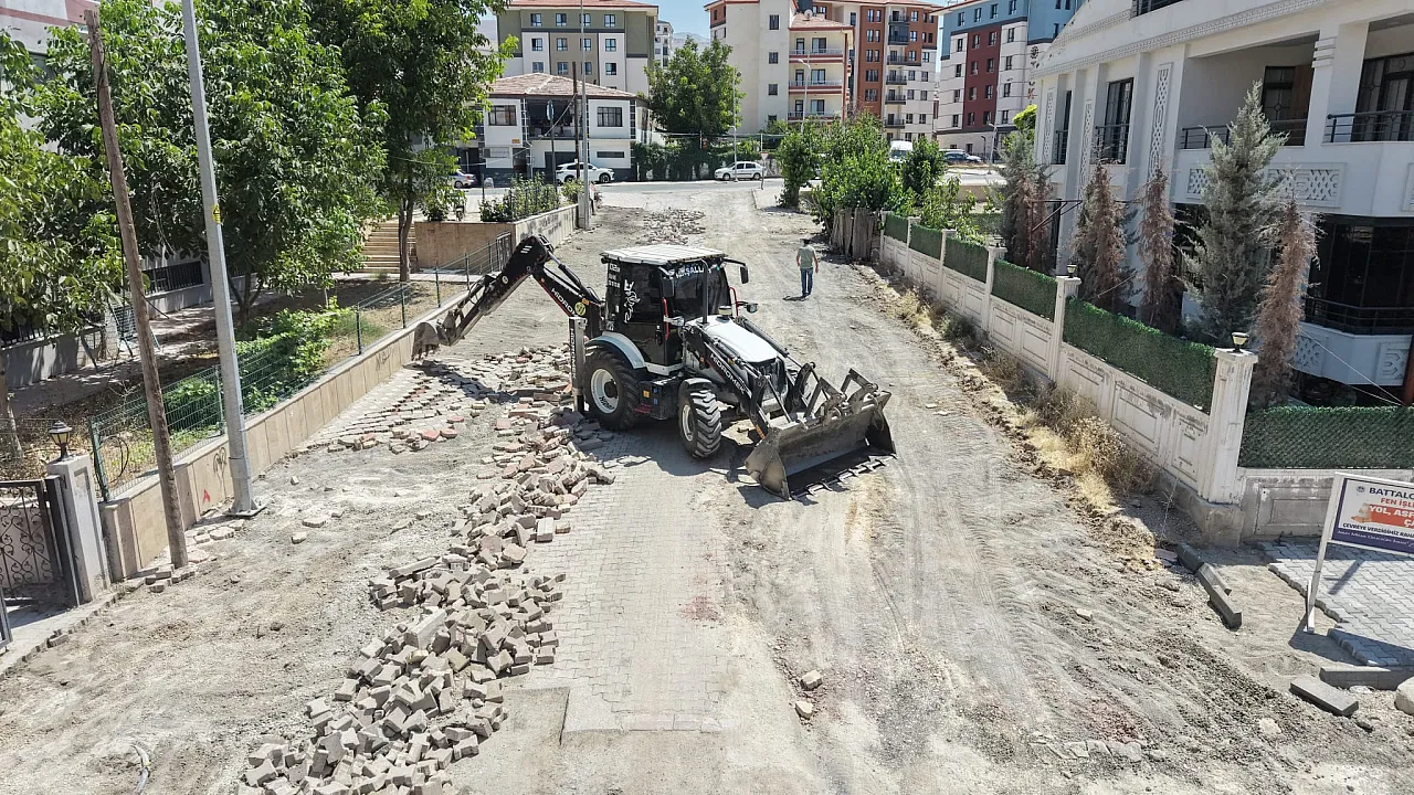 Malatya'nın Bu Mahallelerinde Yollar Baştan Sona Yenileniyor