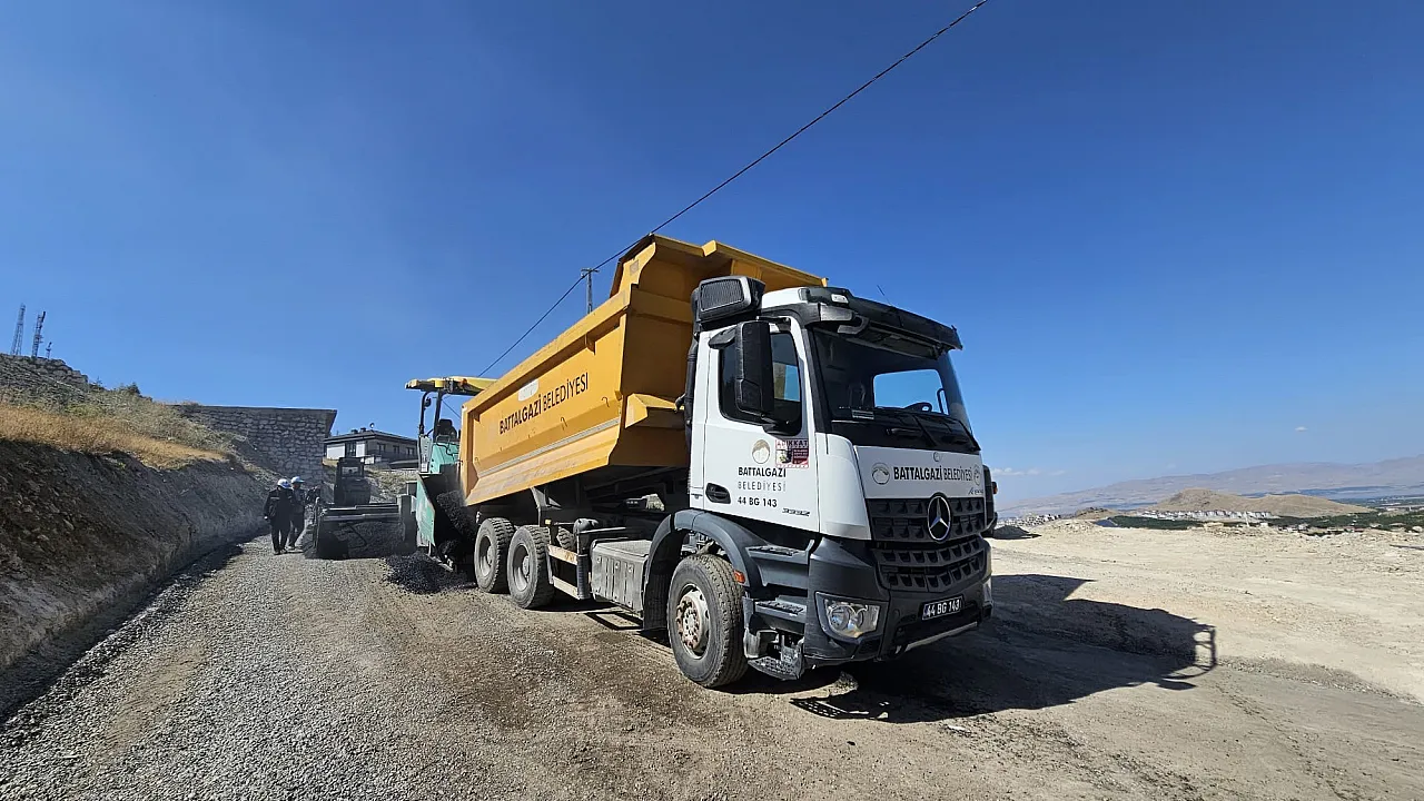 Malatya'nın 2 Mahallesinde Yollar Yenileniyor!