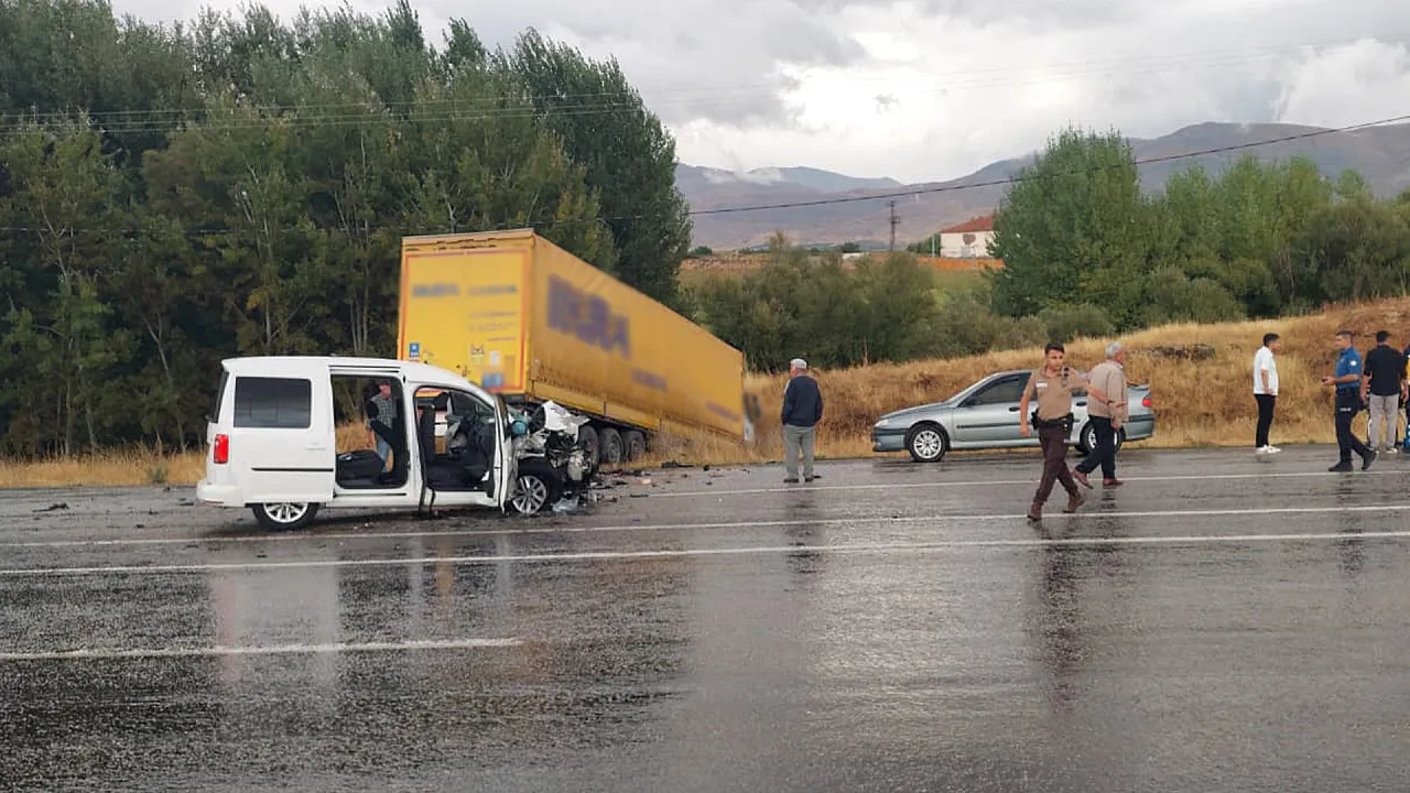 Malatya'da Bir Anlık Kontrol Kaybı Kazayla Bitti!